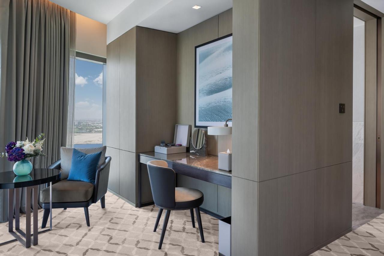 Address Creek Harbour 호텔 두바이 외부 사진 A work desk in a hotel room